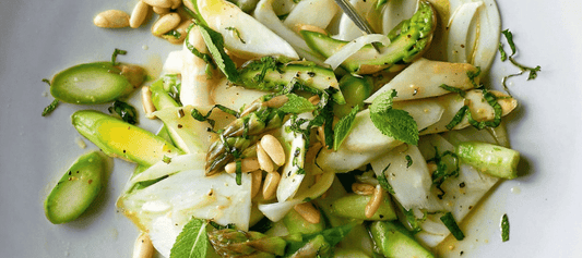 INSALATA DI ASPARAGI, FINOCCHI E PINOLI TOSTATI